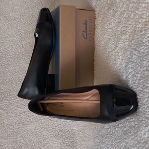 Clarks Black Glossy Flats